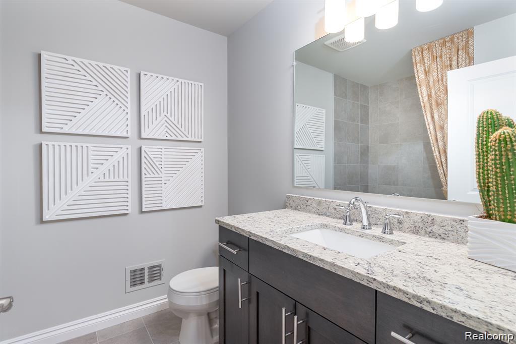3660 Chatham Place, 14, Brighton, MI 48114 — Photo 13