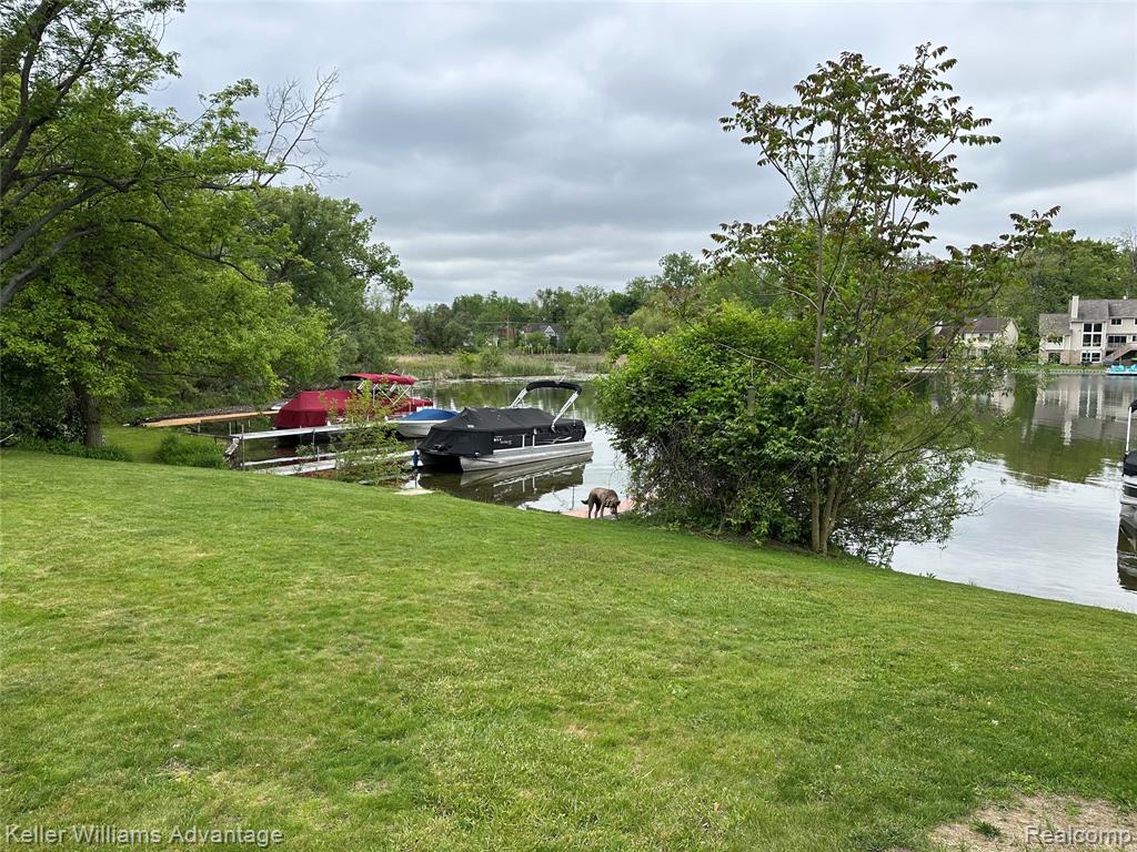 4066 Fieldview Avenue, West Bloomfield, MI 48324 — Photo 3
