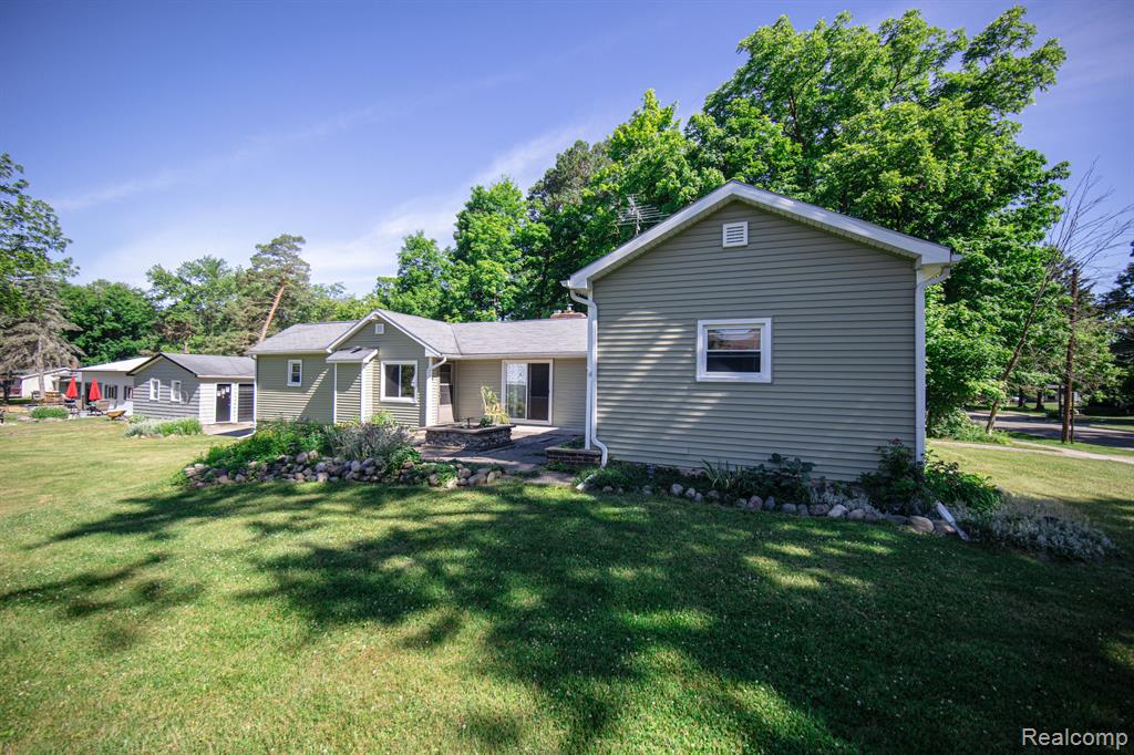 411 N BRIDGE Street, Linden, MI 48451 — Photo 3