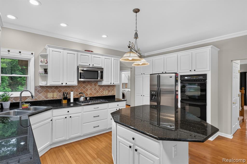 7943 Debora Drive, Brighton, MI 48114 — Photo 27