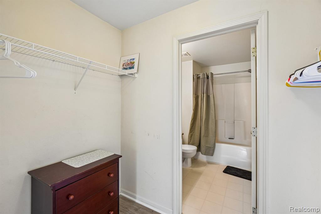 15240 Silver Parkway, APT 306, Fenton, MI 48430 — Photo 21