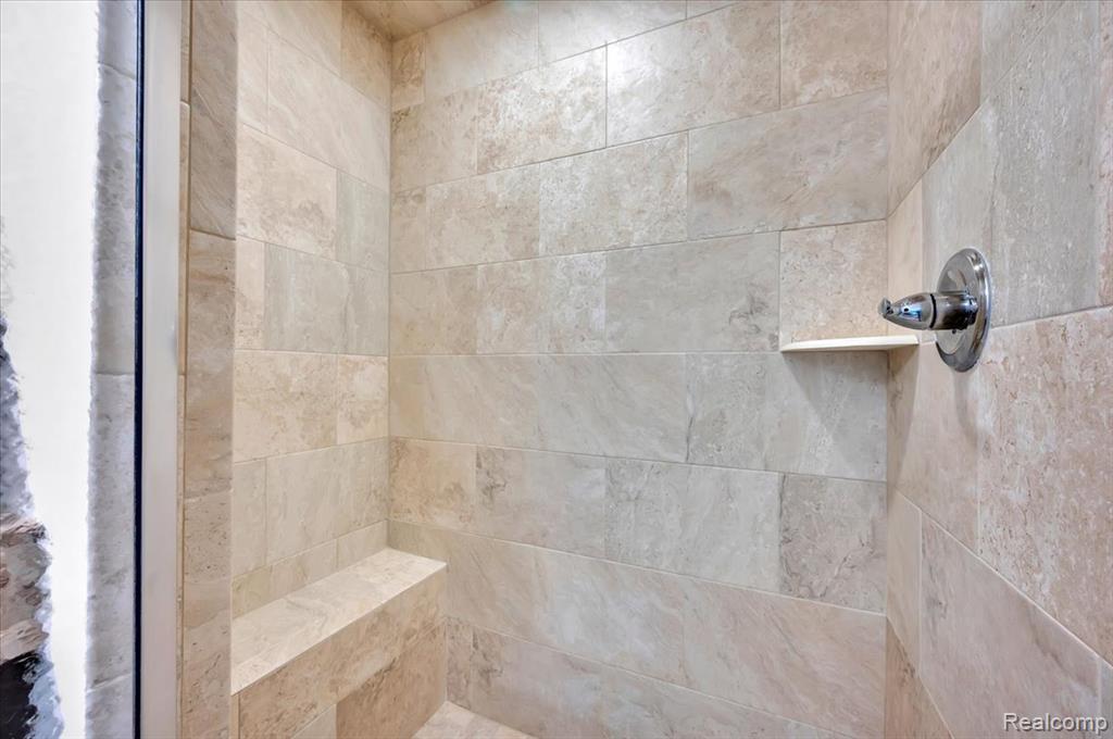 50088 Watling Street, 99, Shelby Twp, MI 48317 — Photo 18