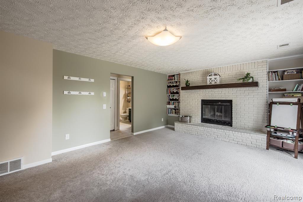 9618 Ridge Top Trail, Clarkston, MI 48348 — Photo 21