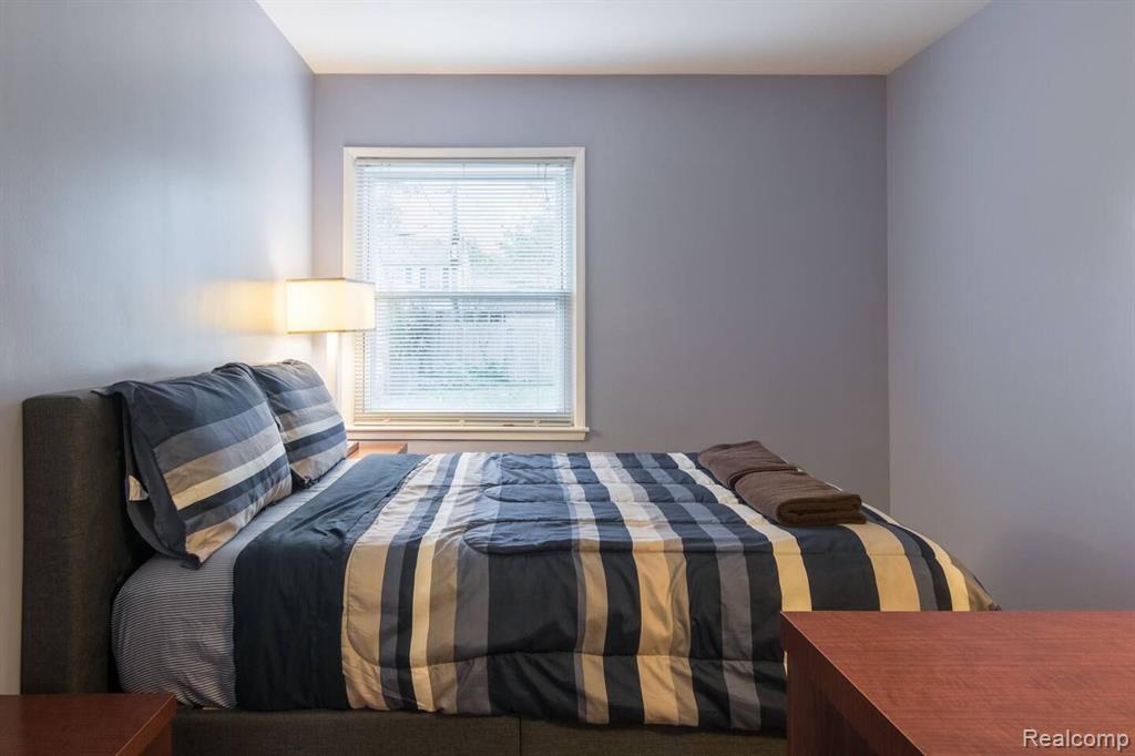 911 W 4th St, Royal Oak, MI 48067 — Photo 7