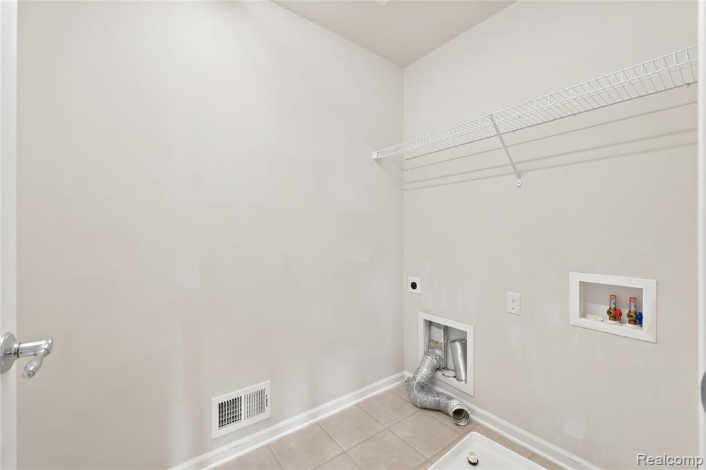 56626 Leeds Lane, Macomb, MI 48042 — Photo 21
