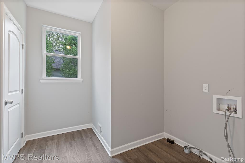 5325 SHOREWOOD Drive, Fort Gratiot, MI 48059 — Photo 25