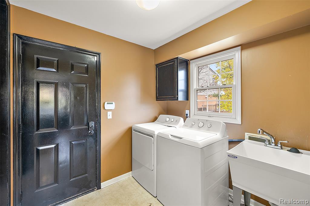 5699 Applegrove Drive, West Bloomfield, MI 48324 — Photo 37