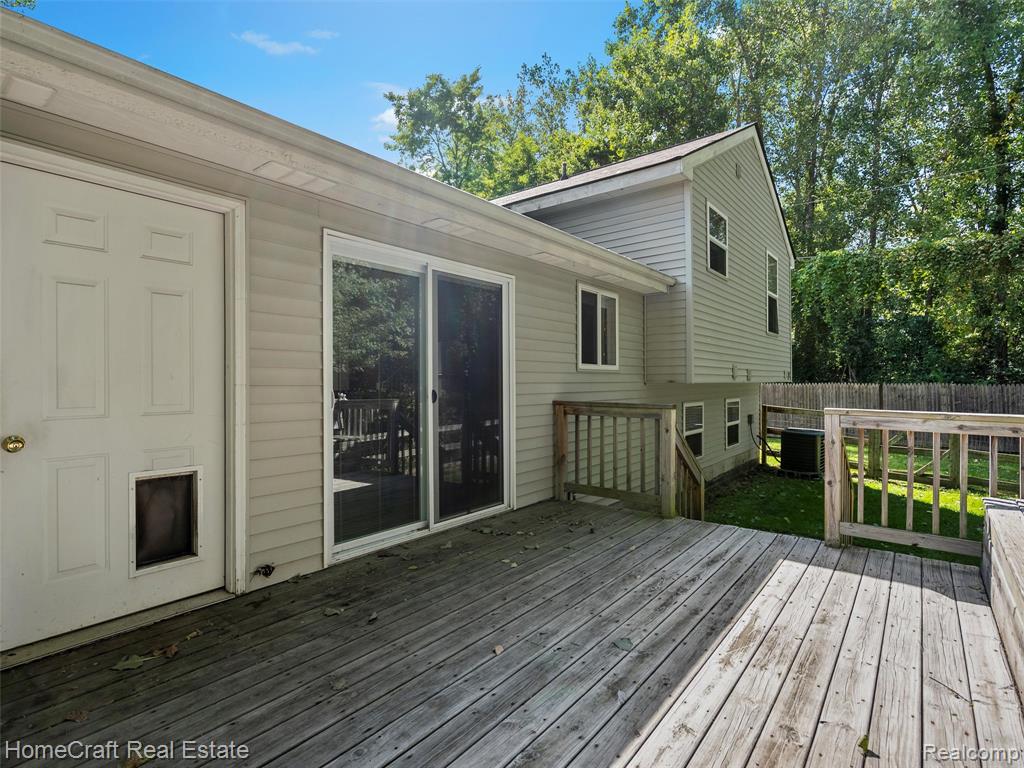 5930 FORESTAL Drive, Waterford, MI 48327 — Photo 35