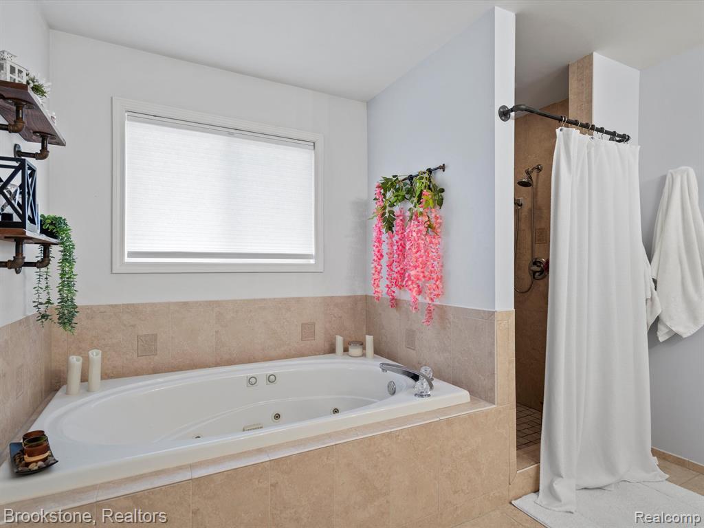 50629 NESTING RIDGE Drive, Macomb, MI 48044 — Photo 32