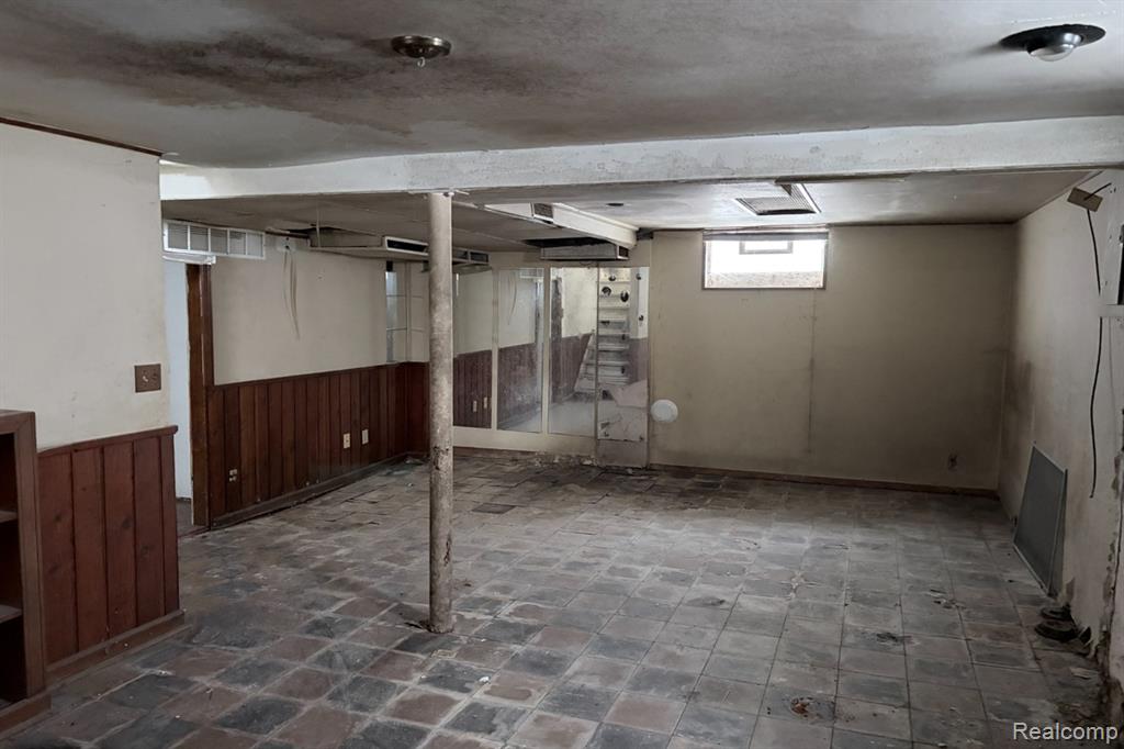 20300 Hickory Street, Detroit, MI 48205 — Photo 13