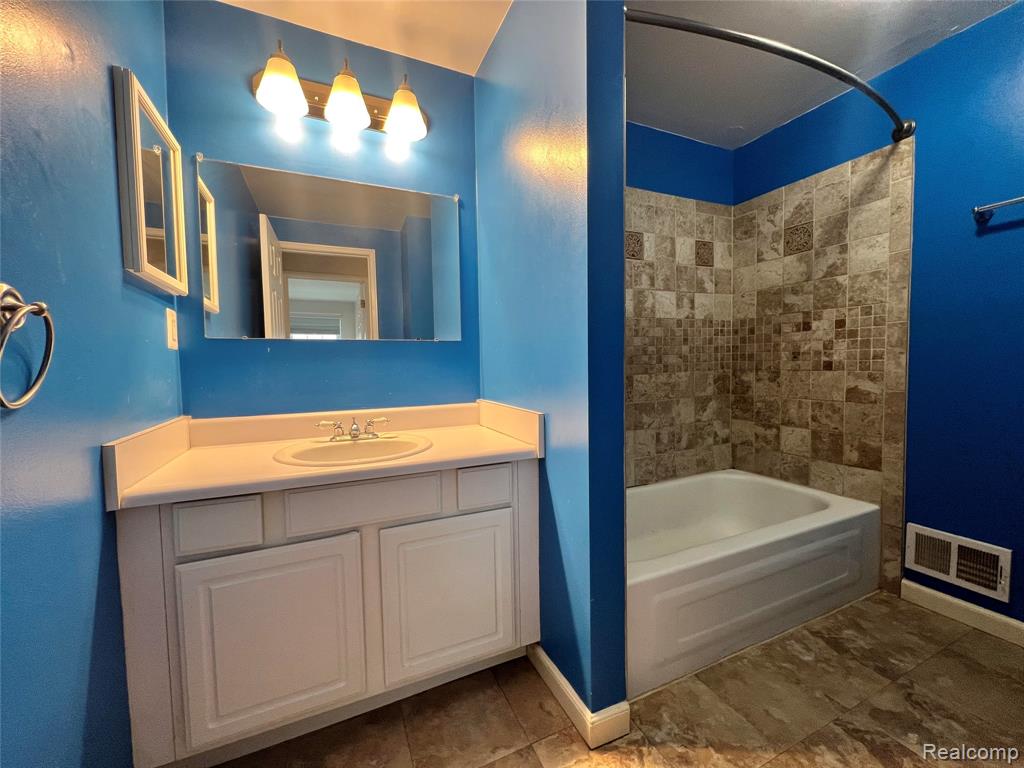 8982 Shawn Drive, Sterling Heights, MI 48312 — Photo 11