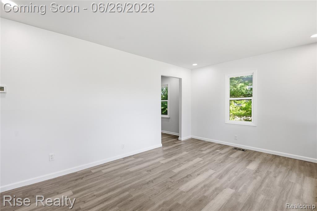 3472 W Gracelawn Avenue, Flint, MI 48504 — Photo 4