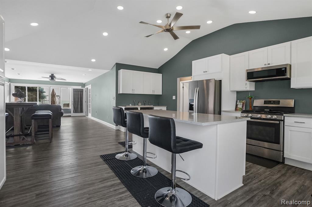 49328 Bayshore Drive, Chesterfield, MI 48047 — Photo 9