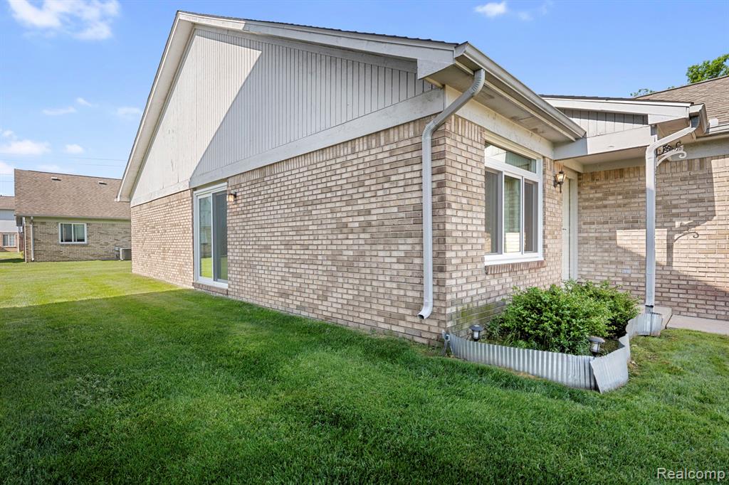 23449 Reading Court, Trenton, MI 48183 — Photo 16