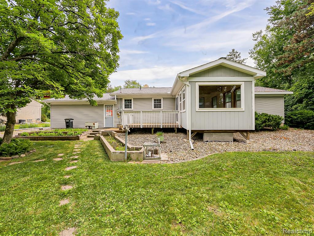 52010 11 Mile Road, South Lyon, MI 48178 — Photo 36
