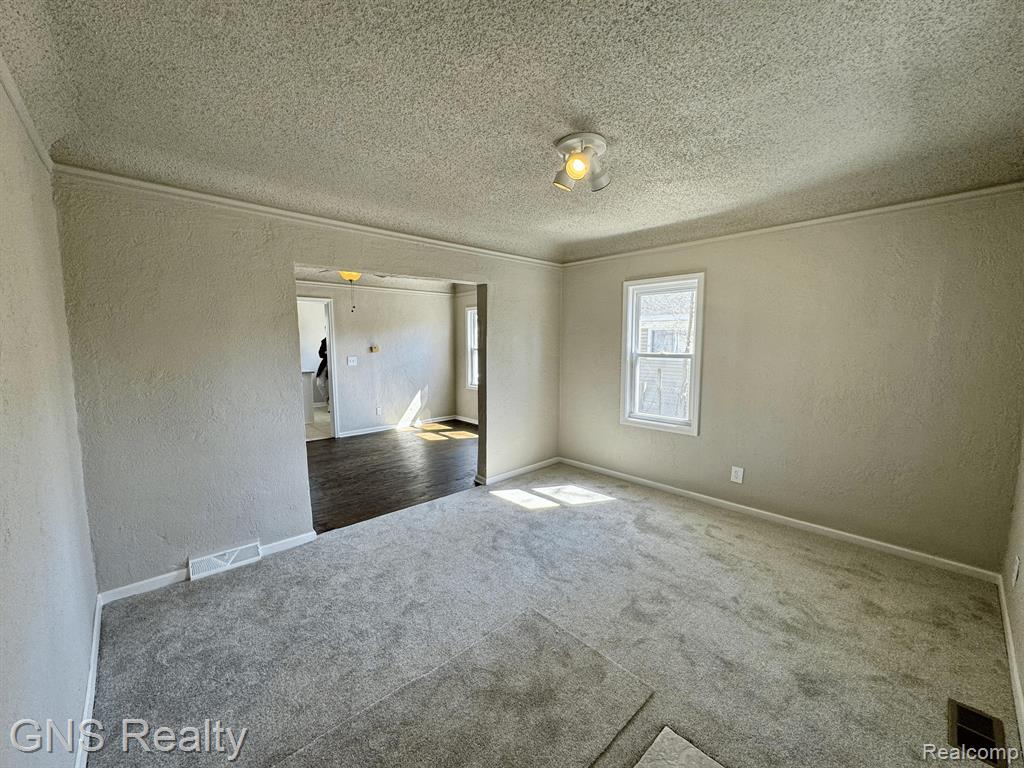 882 KENILWORTH Avenue, Pontiac, MI 48340 — Photo 8