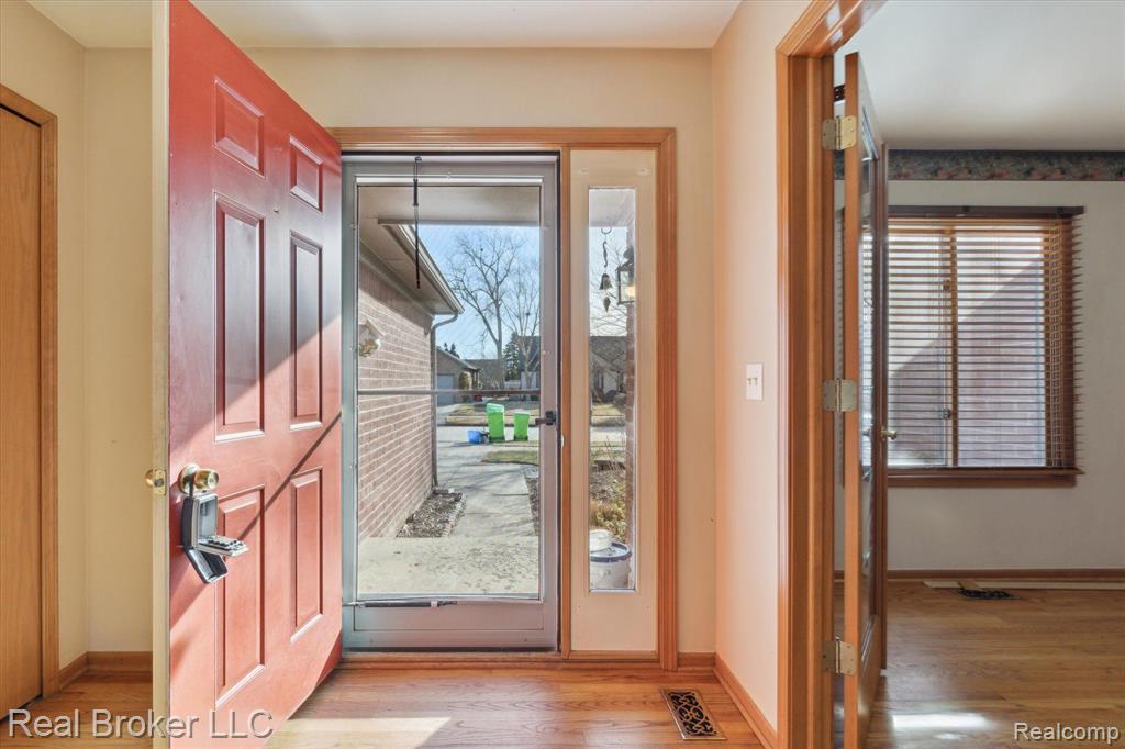 47095 STONY BROOK Drive, Macomb, MI 48044 — Photo 5