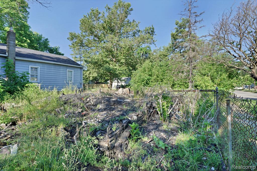 4201 Brunswick Avenue, Flint, MI 48507 — Photo 9