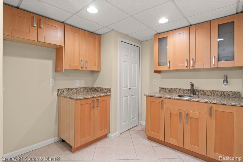 41665 CHARLESTON Lane, Novi, MI 48377 — Photo 42