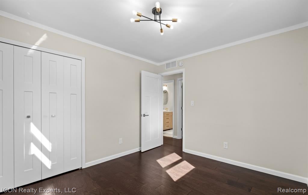 5674 N Lafayette Street, Dearborn Heights, MI 48127 — Photo 15