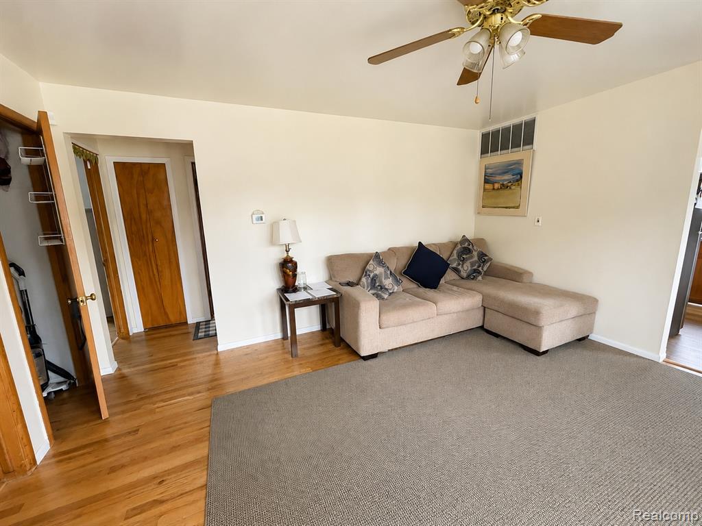70 Devonshire Street, Ypsilanti, MI 48198 — Photo 3