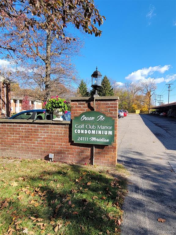 24111 Meridian Road N, 120, Grosse Ile, MI 48138 — Photo 2