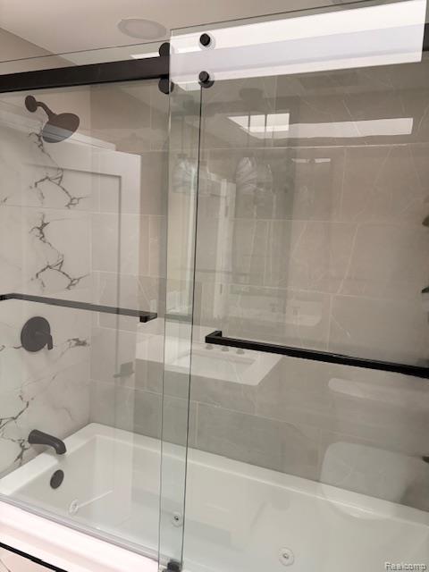 5541 W Walnut Circle W Circle, West Bloomfield, MI, 00000