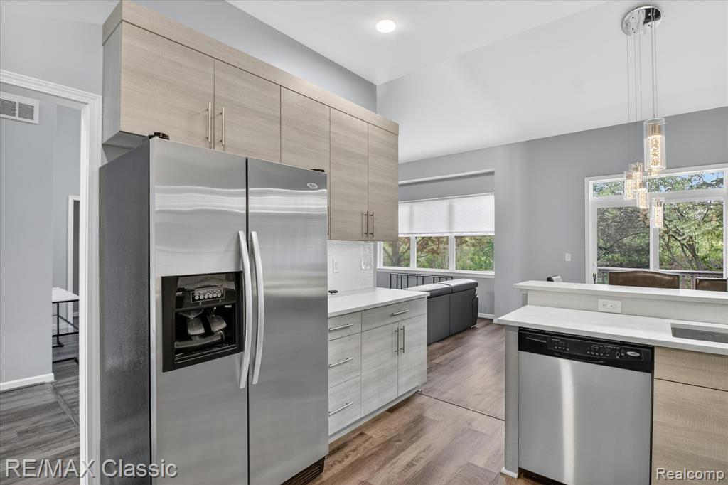 2298 Calibouge, 32, Commerce Twp, MI 48382 — Photo 16