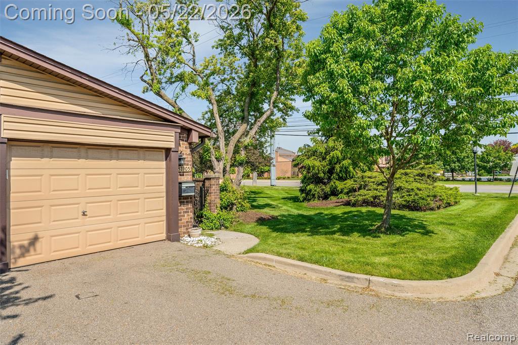 32105 W 12 Mile Road, Farmington, MI 48334 — Photo 37