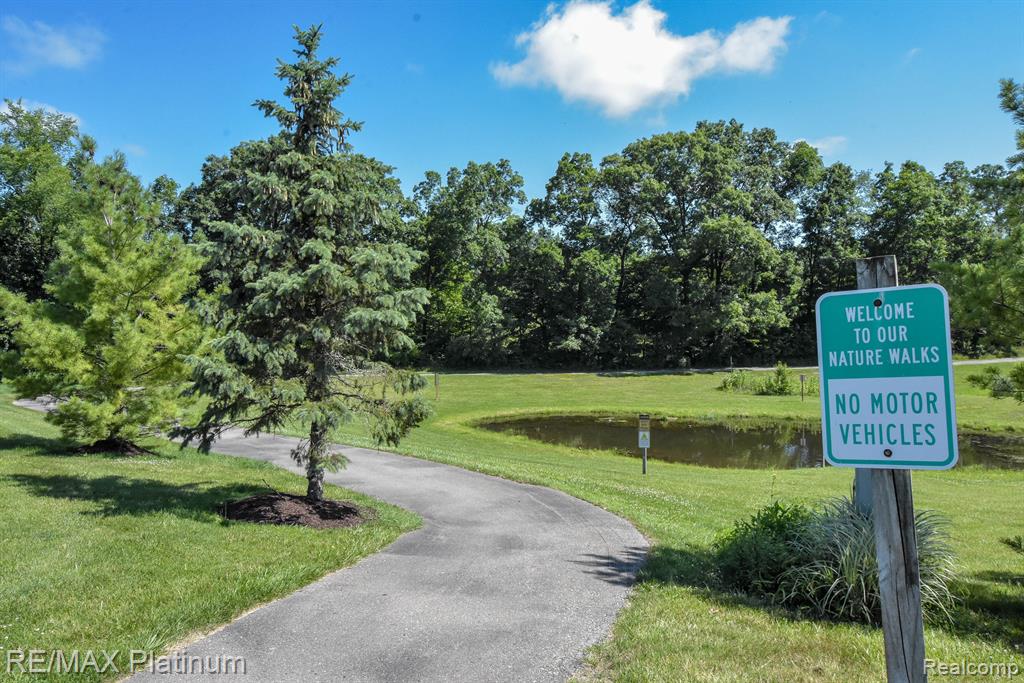4237 MERRIMAN Loop, Howell, MI 48843 — Photo 56