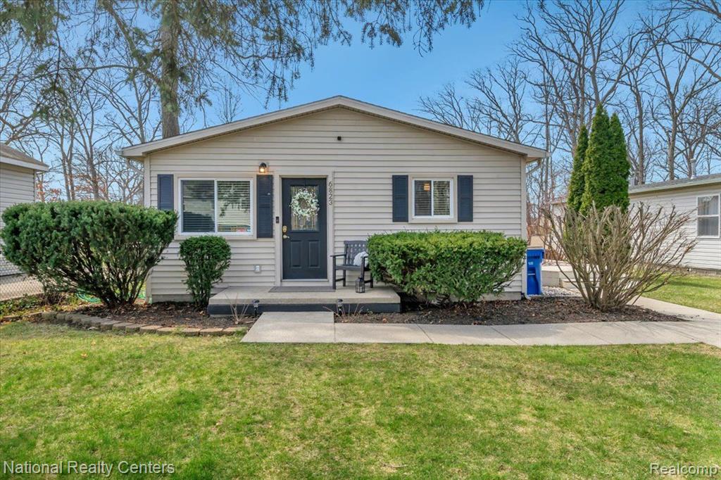 6823 SALINE Drive, Waterford, MI 48329 — front exterior