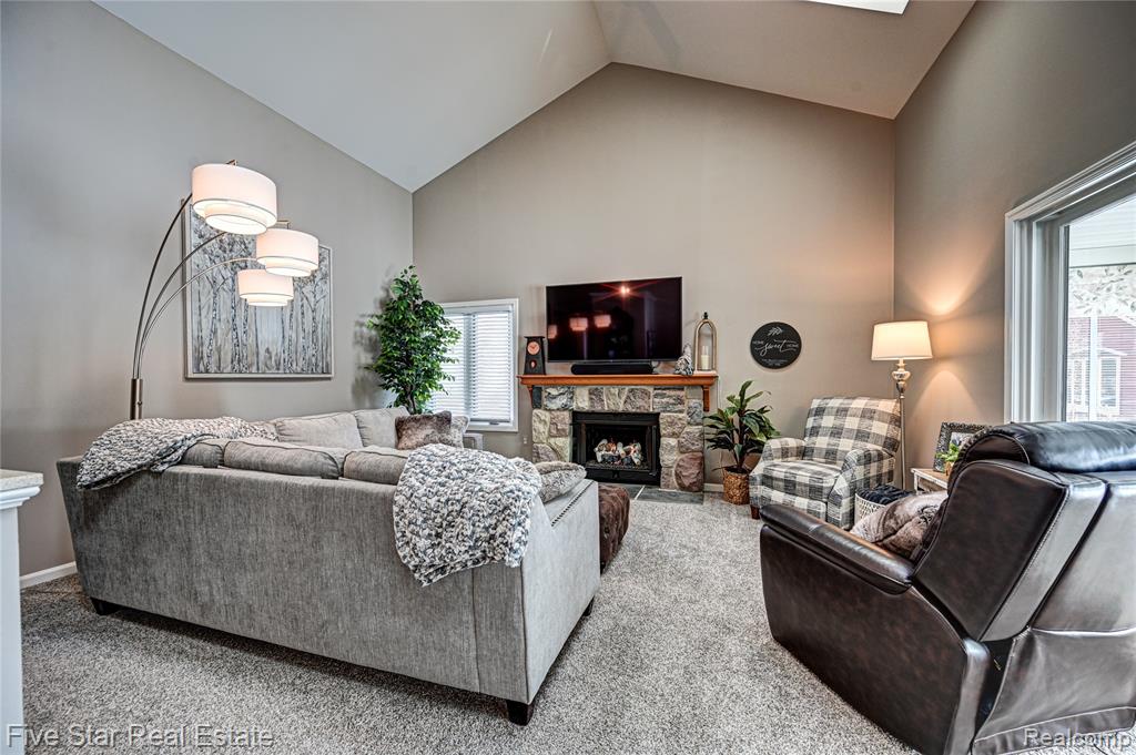 4950 Whitlow Court, Commerce Twp, MI 48382 — Photo 7