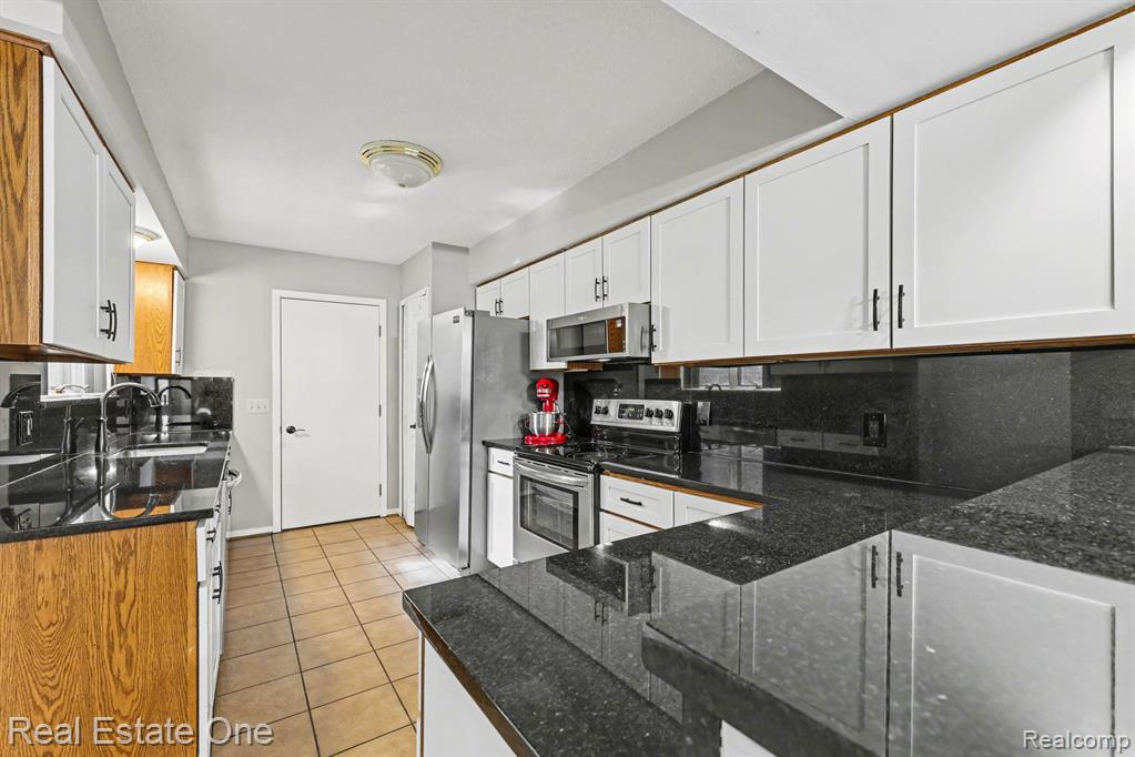 6892 Northcrest Way E, Clarkston, MI — Photo 5