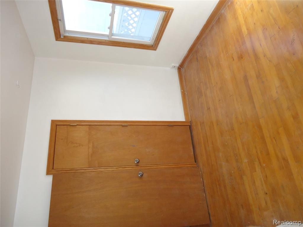 829 HUDSON Street, Wyandotte, MI 48192 — Photo 16