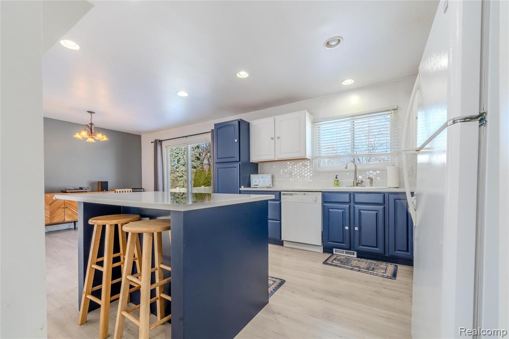 6790 Grassland Avenue, West Bloomfield, MI 48324 — Photo 8