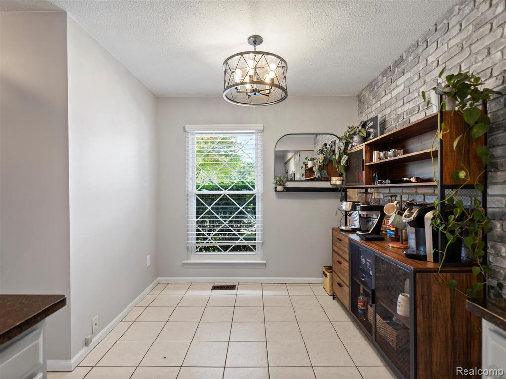 65 Stratford Lane, Rochester Hills, MI 48309 — Photo 14
