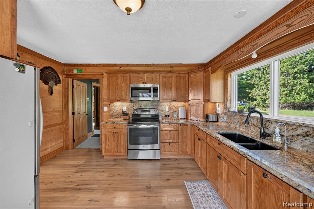 3658 Newburg Road, Bancroft, MI 48414 — Photo 17