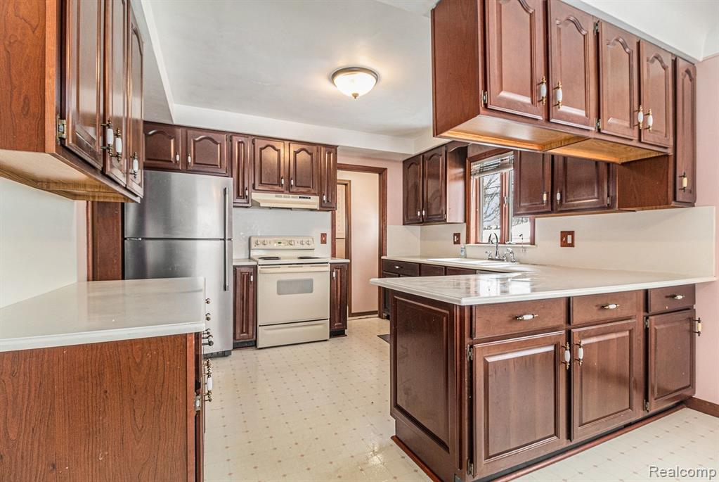 4402 Roosevelt Boulevard, Dearborn Heights, MI 48125 — Photo 10