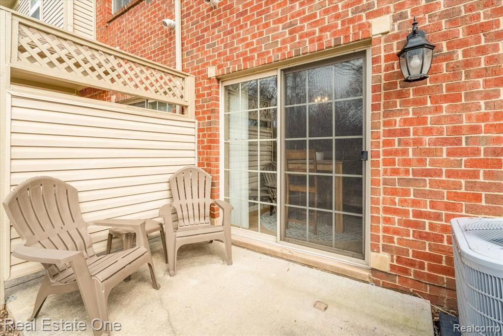 39492 ROCKCREST Lane, Northville, MI 48168 — Photo 3