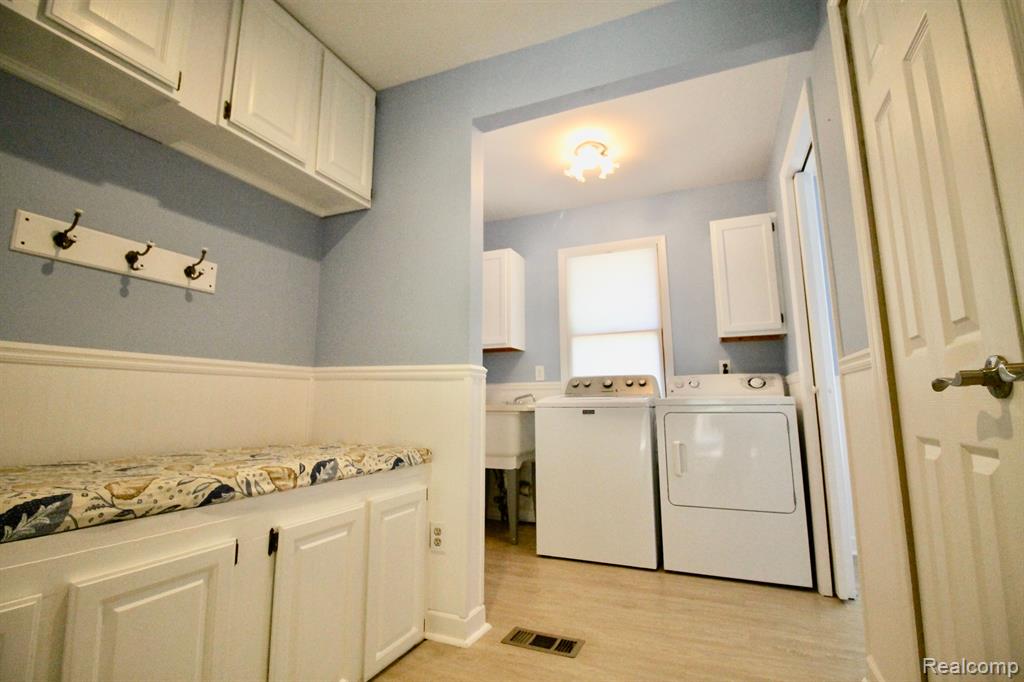 9296 Pine Hill Trail, Fenton, MI 48430 — Photo 20