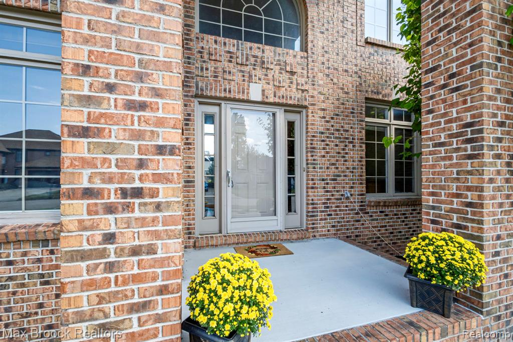 41704 Clinton Pines Drive, Clinton Twp, MI 48038 — Photo 2