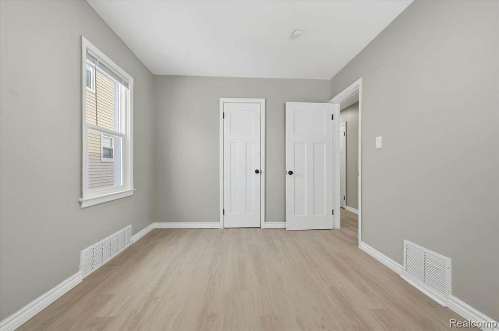 6751 Memorial Avenue, Detroit, MI 48228 — Photo 24