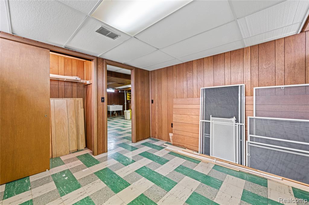 25629 Ridgeway Street, Dearborn Heights, MI 48127 — Photo 26