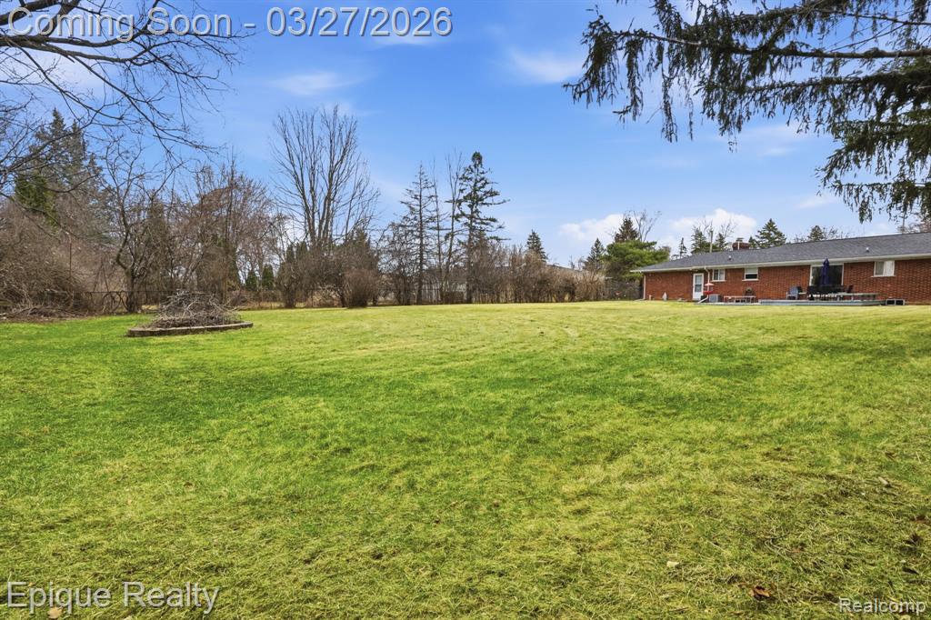 8102 Dungarvin Drive, Grand Blanc, MI 48439 — Photo 29