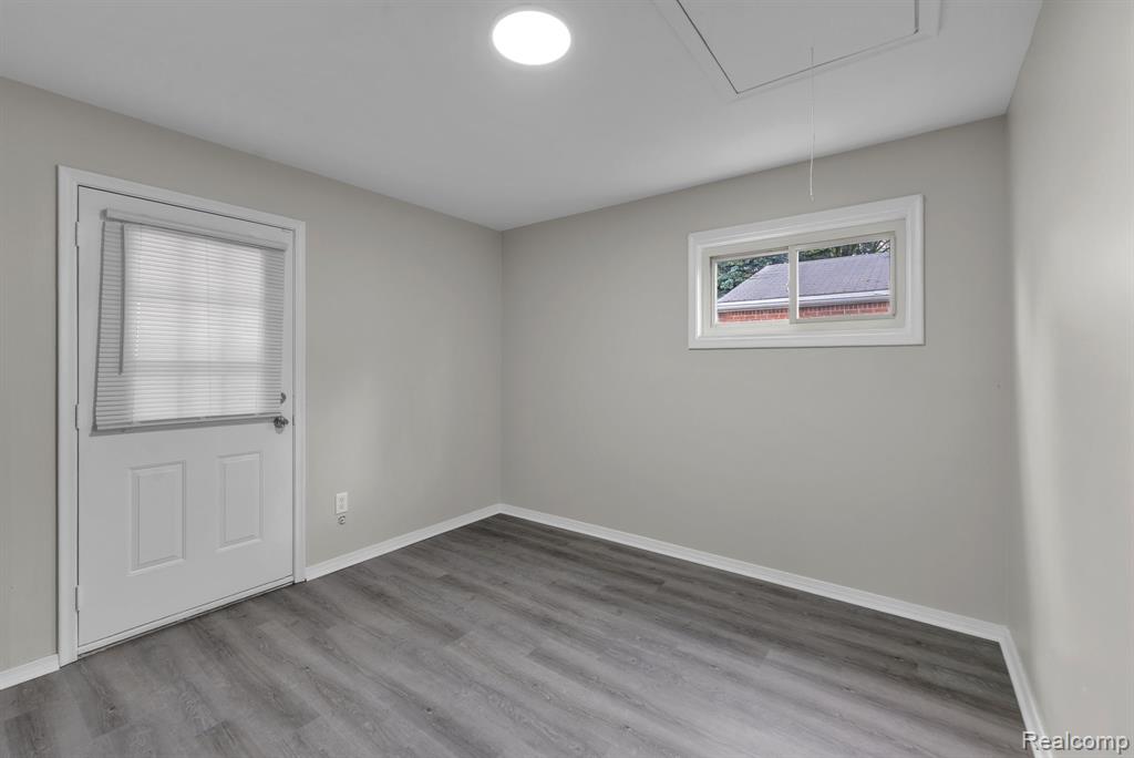 4934 McKinley Street, Dearborn Heights, MI 48125 — Photo 21