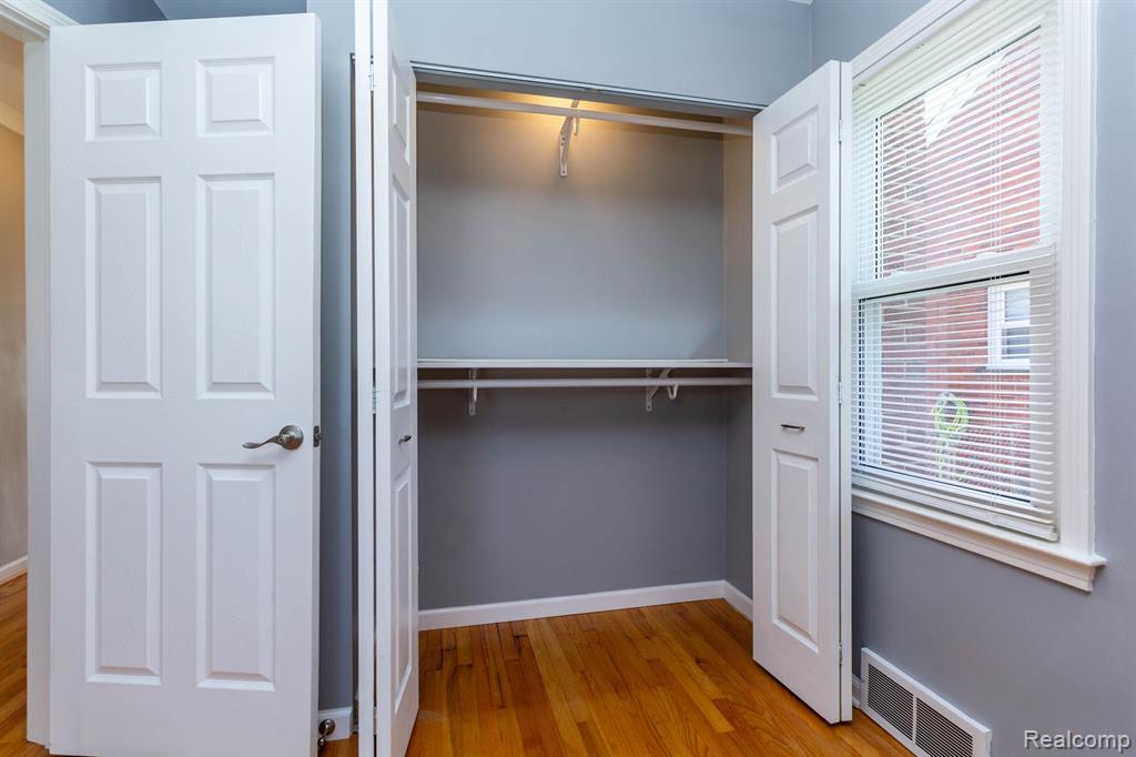 9648 STERLING Avenue, Allen Park, MI 48101 — Photo 31