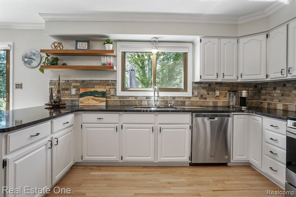 10124 Royce Drive, South Lyon, MI 48178 — Photo 8