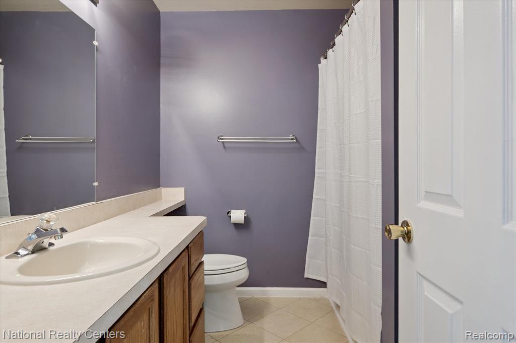 24897 Fairway Hills Drive, Novi, MI — Photo 32