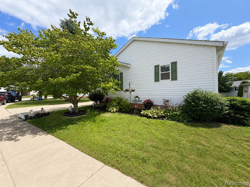 551 Twin Lakes Drive, MI — Photo 6