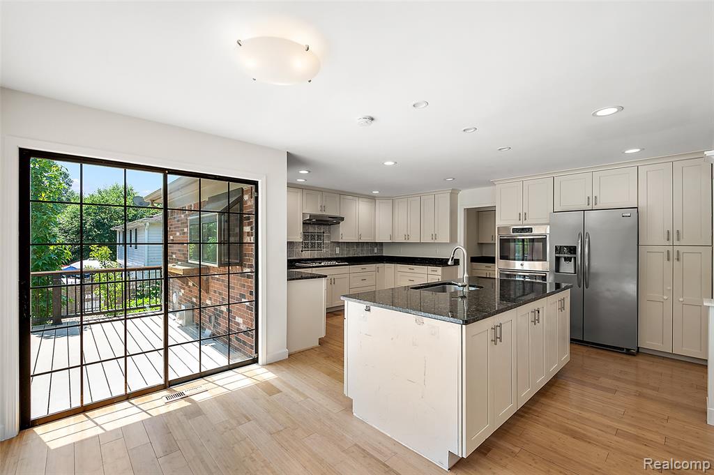 5353 W Bloomfield Lake Road, West Bloomfield, MI 48323 — Photo 22